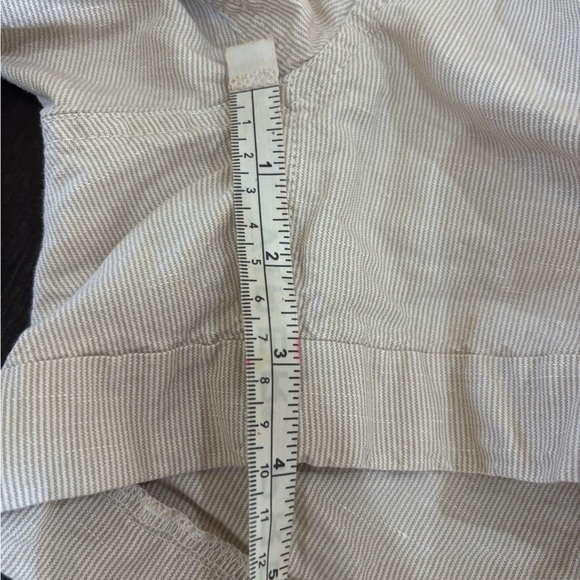 The North Face Khaki Pinstriped Linen Shorts Size 10 Regular - Picture 12 of 13